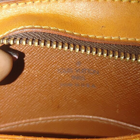 Louis Vuitton USA Drouot Monogram Canvas Looping Crossbody Shoulder Bag - Picture 4 of 16